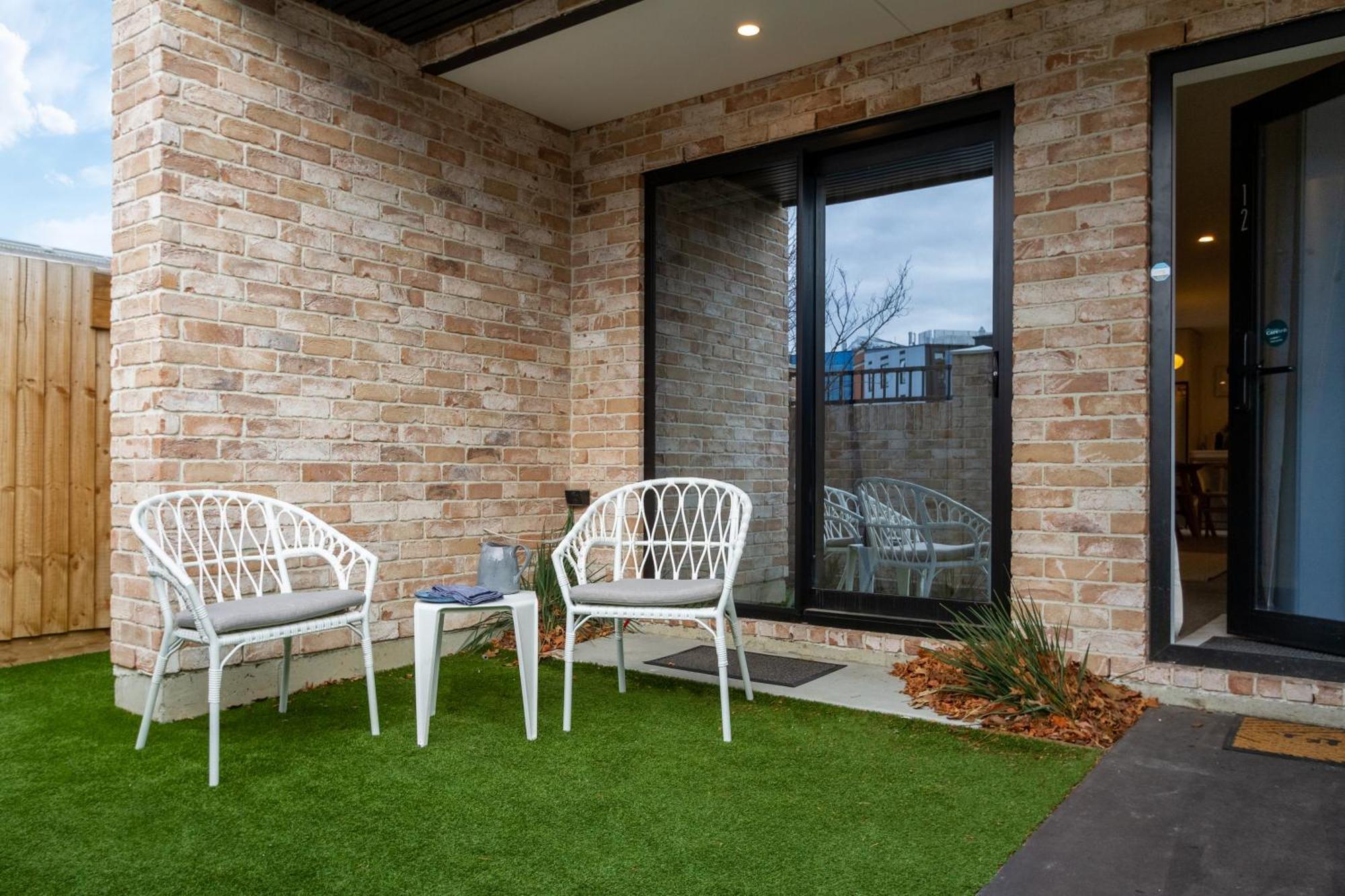Stylish Central City Townhouse Next To Little High ไครสต์เชิร์ช ภายนอก รูปภาพ