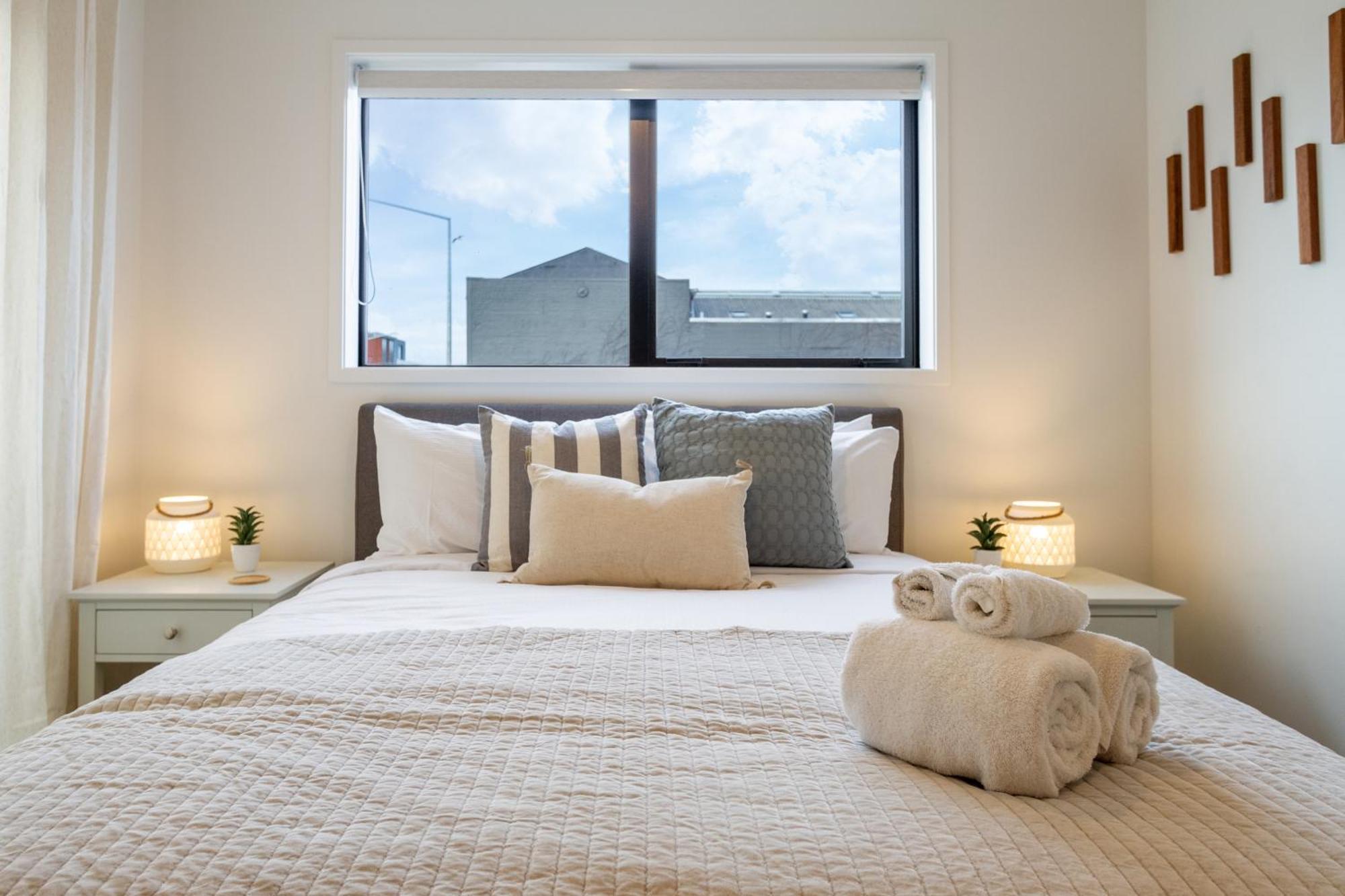 Stylish Central City Townhouse Next To Little High ไครสต์เชิร์ช ภายนอก รูปภาพ