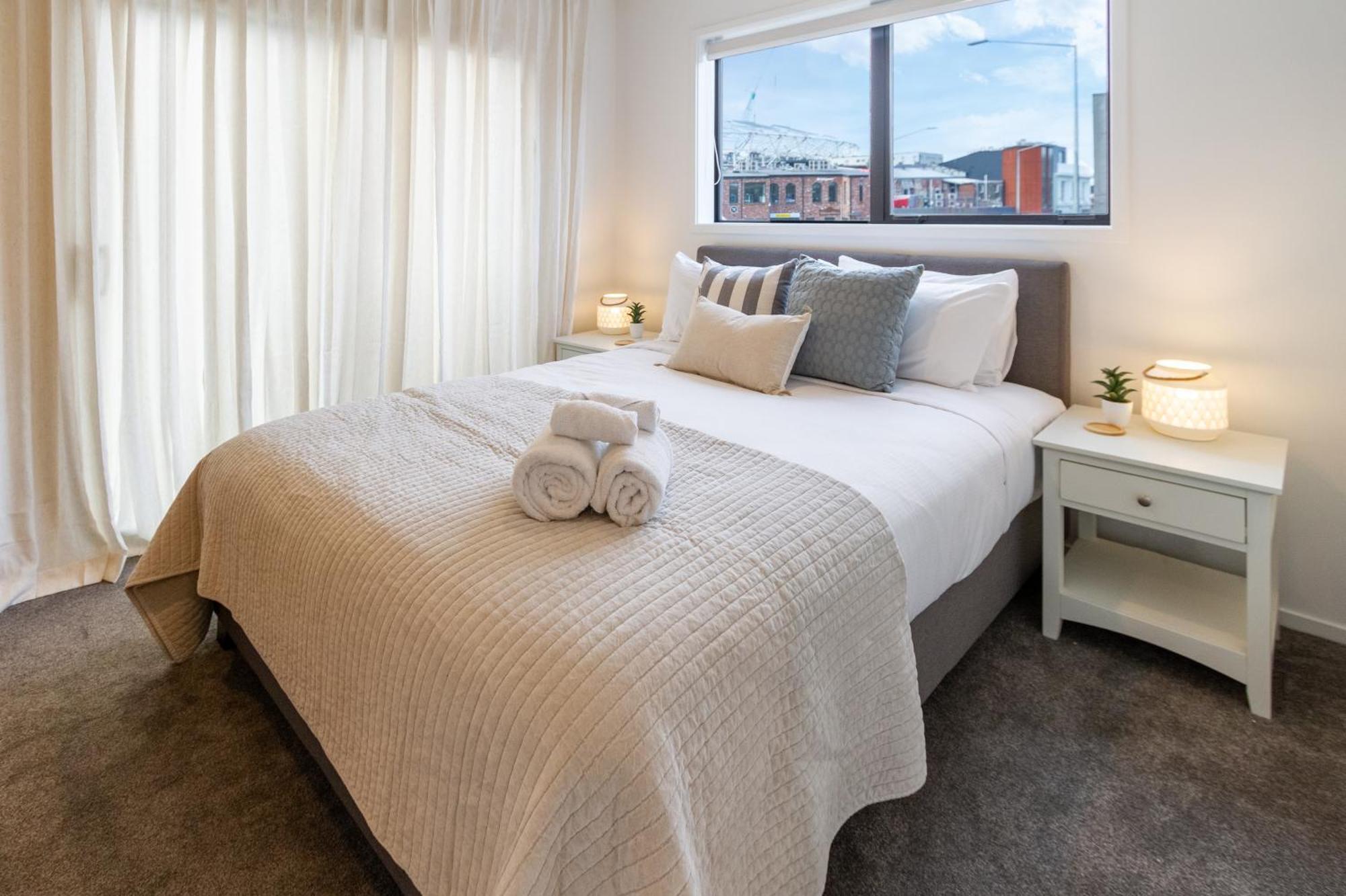 Stylish Central City Townhouse Next To Little High ไครสต์เชิร์ช ภายนอก รูปภาพ