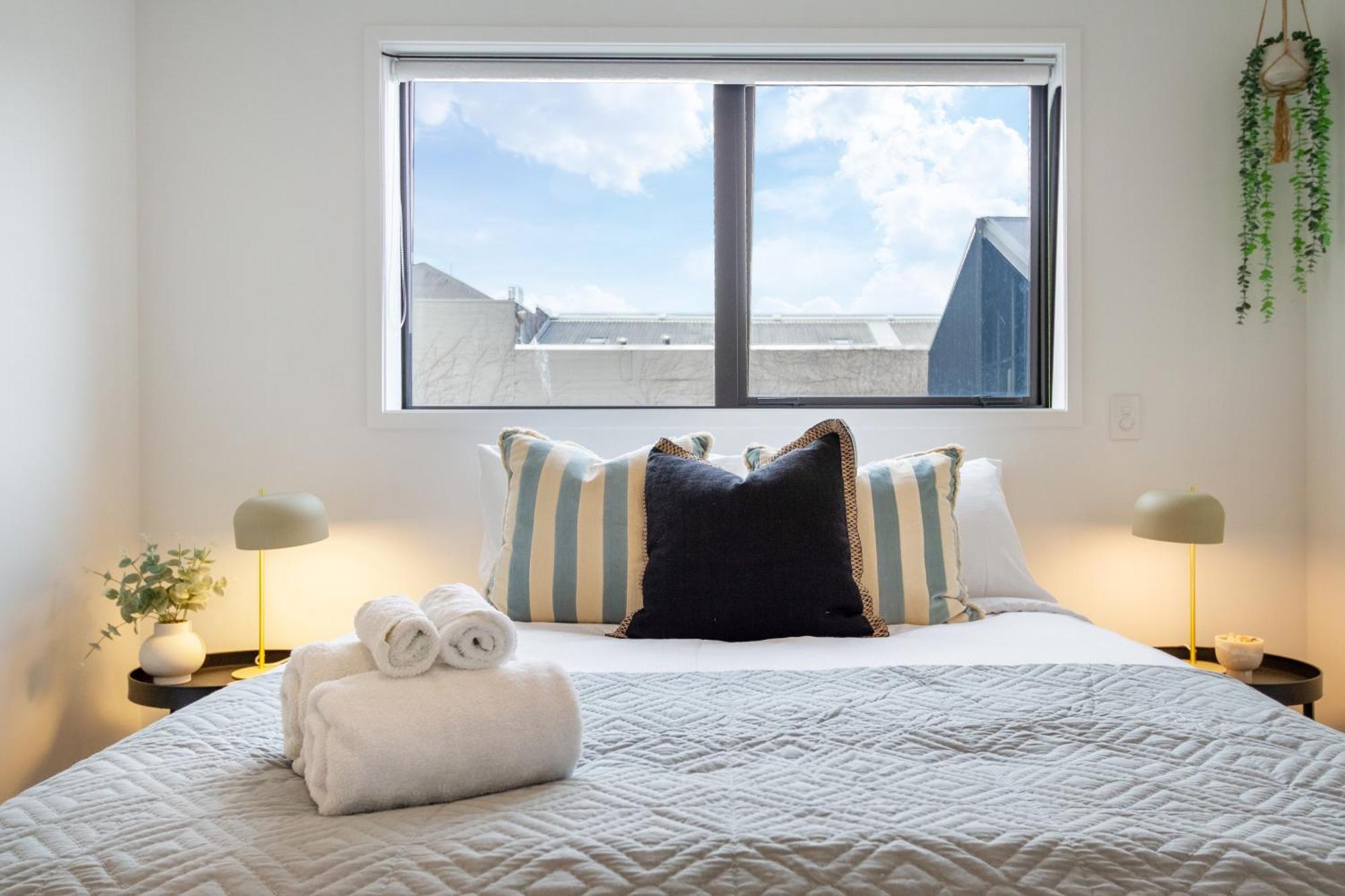 Stylish Central City Townhouse Next To Little High ไครสต์เชิร์ช ภายนอก รูปภาพ